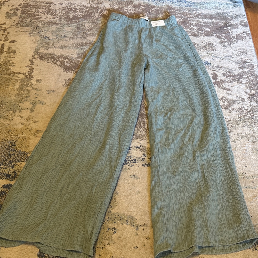 Abercrombie & Fitch Olive Ultra Wide-Leg Crinkle Pants